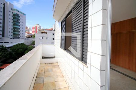 Apartamento à venda com 330m², 5 quartos e 2 vagasVaranda da Suite