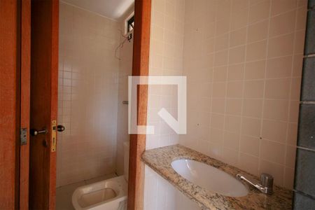 Apartamento à venda com 330m², 5 quartos e 2 vagasBanheiro de Serviço