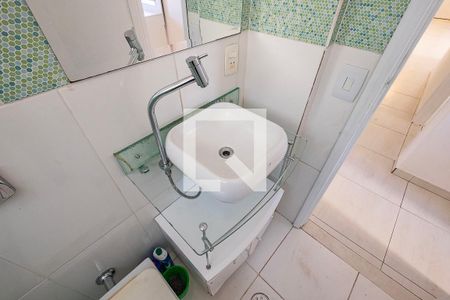 Apartamento à venda com 70m², 2 quartos e 1 vaga Apartamento à venda com 70m², 2 quartos e 1 vagaBanheiro