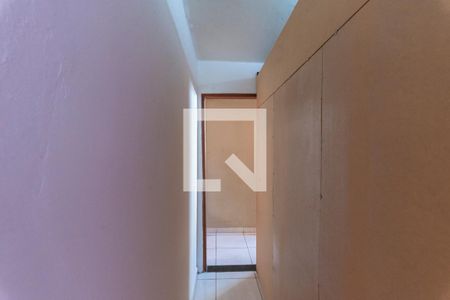 Casa à venda com 90m², 3 quartos e 2 vagas Casa à venda com 90m², 3 quartos e 2 vagasCorredor