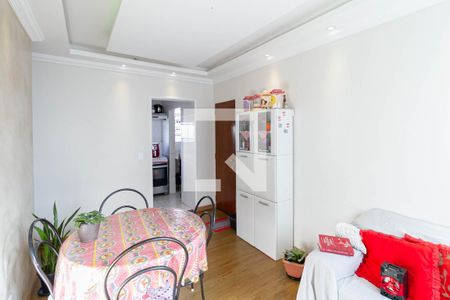Sala  de casa de condomínio à venda com 2 quartos, 40m² em São João Batista, Belo Horizonte