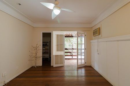 Casa de condomínio à venda com 440m², 4 quartos e 4 vagasQuarto 4