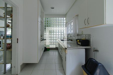 Casa de condomínio à venda com 440m², 4 quartos e 4 vagasÁrea de Serviço