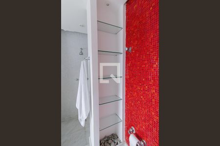 Casa de condomínio à venda com 440m², 4 quartos e 4 vagasBanheiro Quarto 1