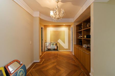 Casa de condomínio à venda com 440m², 4 quartos e 4 vagasCorredor