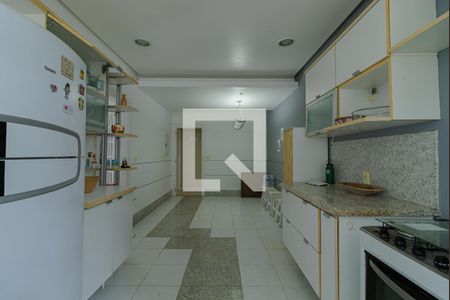 Casa de condomínio à venda com 440m², 4 quartos e 4 vagasCozinha