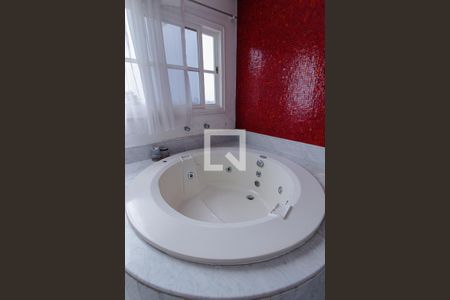 Casa de condomínio à venda com 440m², 4 quartos e 4 vagasBanheiro Quarto 1