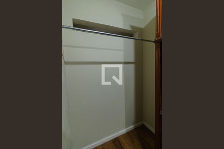 Casa de condomínio à venda com 440m², 4 quartos e 4 vagasCloset Quarto 3