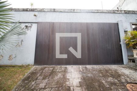 Casa de condomínio à venda com 440m², 4 quartos e 4 vagasFachada