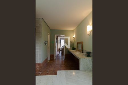 Casa de condomínio à venda com 440m², 4 quartos e 4 vagasHidromassagem