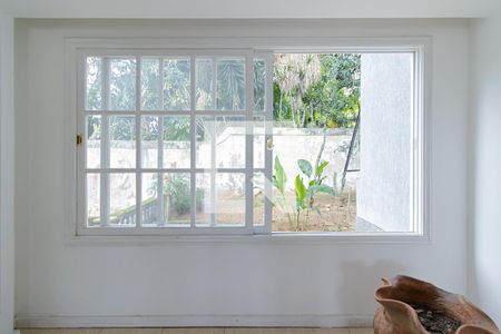 Casa de condomínio à venda com 440m², 4 quartos e 4 vagasSala