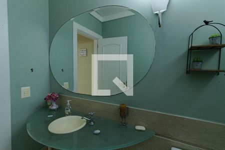 Casa de condomínio à venda com 440m², 4 quartos e 4 vagasLavabo