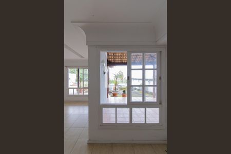 Casa de condomínio à venda com 440m², 4 quartos e 4 vagasSala