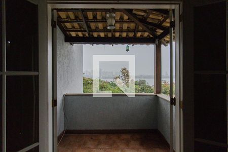 Casa de condomínio à venda com 440m², 4 quartos e 4 vagasVaranda Quarto 2