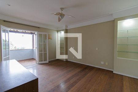 Casa de condomínio à venda com 440m², 4 quartos e 4 vagasQuarto 2