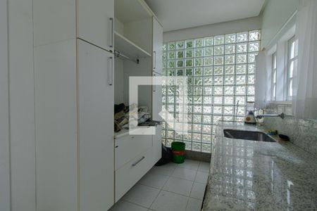 Casa de condomínio à venda com 440m², 4 quartos e 4 vagasÁrea de Serviço