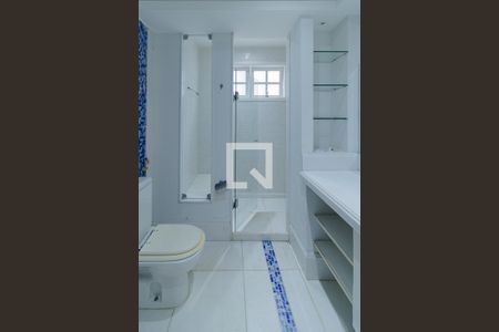 Casa de condomínio à venda com 440m², 4 quartos e 4 vagasBanheiro Quarto 4