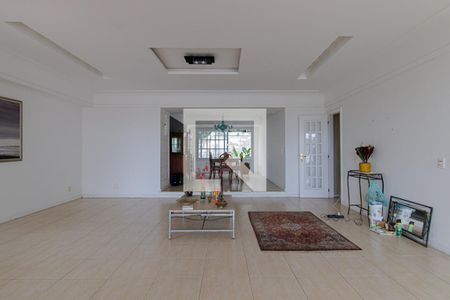 Casa de condomínio à venda com 440m², 4 quartos e 4 vagasSala