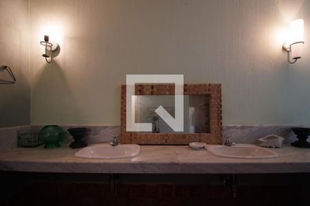 Casa de condomínio à venda com 440m², 4 quartos e 4 vagasHidromassagem