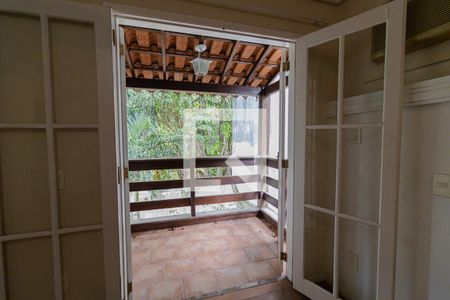 Casa de condomínio à venda com 440m², 4 quartos e 4 vagasVaranda Quarto 4