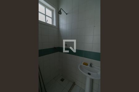 Casa de condomínio à venda com 440m², 4 quartos e 4 vagasBanheiro de serviço