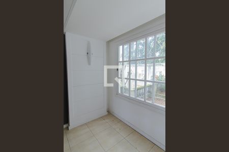 Casa de condomínio à venda com 440m², 4 quartos e 4 vagasSala