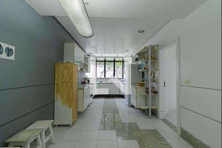 Casa de condomínio à venda com 440m², 4 quartos e 4 vagasCozinha