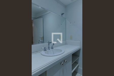 Casa de condomínio à venda com 440m², 4 quartos e 4 vagasBanheiro Quarto 4