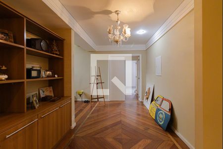 Casa de condomínio à venda com 440m², 4 quartos e 4 vagasCorredor