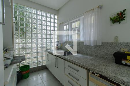 Casa de condomínio à venda com 440m², 4 quartos e 4 vagasÁrea de Serviço