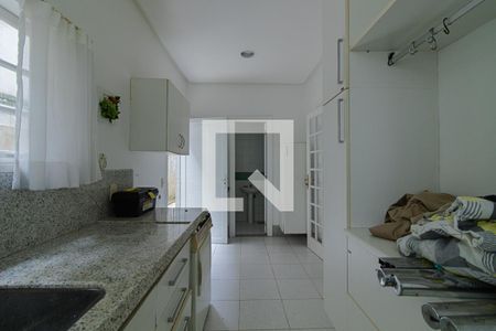 Casa de condomínio à venda com 440m², 4 quartos e 4 vagasÁrea de Serviço