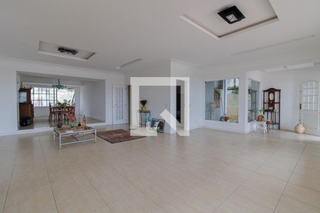 Casa de condomínio para alugar com 440m², 4 quartos e 4 vagasSala
