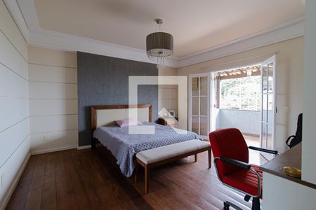 Casa de condomínio à venda com 440m², 4 quartos e 4 vagasQuarto 1