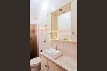 Casa para alugar com 238m², 3 quartos e 6 vagasBanheiro