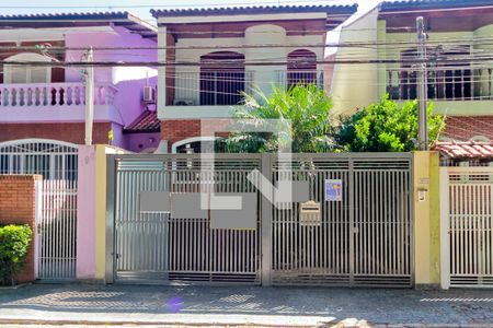 Casa para alugar com 238m², 3 quartos e 6 vagasFachada