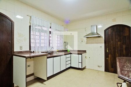Cozinha de casa para alugar com 3 quartos, 238m² em Vila Albertina, São Paulo