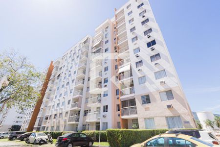 Apartamento para alugar com 52m², 2 quartos e 1 vaga Apartamento para alugar com 52m², 2 quartos e 1 vagaFachada