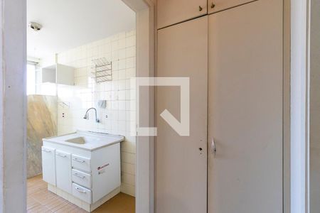 Hall entre sala e cozinha de kitnet/studio à venda com 1 quarto, 40m² em Centro, Campinas