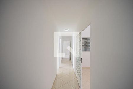 Corredor de casa para alugar com 2 quartos, 145m² em Jardim Monte Alegre, Taboão da Serra