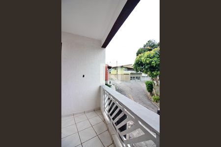 Quarto 1 - Sacada de casa para alugar com 2 quartos, 180m² em Vila Mazzei, Santo André