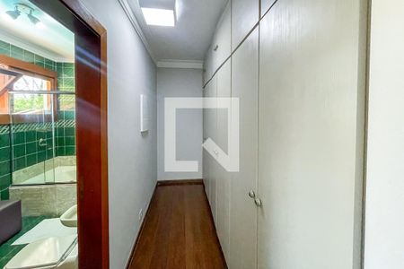 Casa à venda com 620m², 4 quartos e 6 vagas Casa à venda com 620m², 4 quartos e 6 vagasCloset da suíte 2