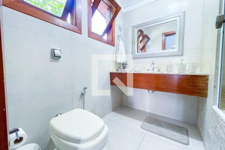 Casa à venda com 620m², 4 quartos e 6 vagas Casa à venda com 620m², 4 quartos e 6 vagasBanheiro da Suíte 1