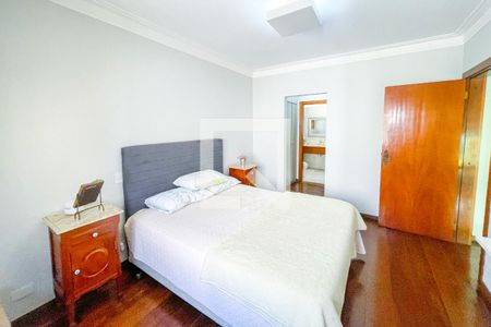 Casa à venda com 620m², 4 quartos e 6 vagas Casa à venda com 620m², 4 quartos e 6 vagasSuíte 1