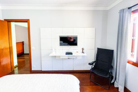 Casa à venda com 620m², 4 quartos e 6 vagas Casa à venda com 620m², 4 quartos e 6 vagasSuíte 1