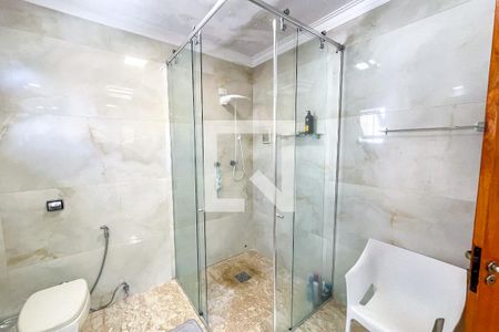 Casa à venda com 620m², 4 quartos e 6 vagas Casa à venda com 620m², 4 quartos e 6 vagasBanheiro da Suíte principal