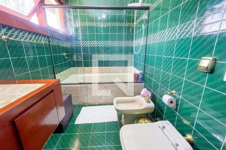 Casa à venda com 620m², 4 quartos e 6 vagas Casa à venda com 620m², 4 quartos e 6 vagasBanheiro da Suíte 2