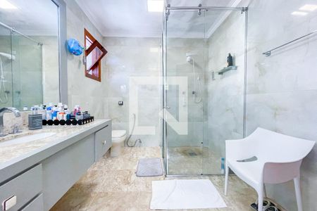 Casa à venda com 620m², 4 quartos e 6 vagas Casa à venda com 620m², 4 quartos e 6 vagasBanheiro da Suíte principal