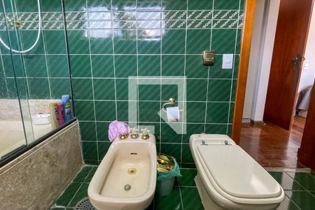 Casa à venda com 620m², 4 quartos e 6 vagas Casa à venda com 620m², 4 quartos e 6 vagasBanheiro da Suíte 2