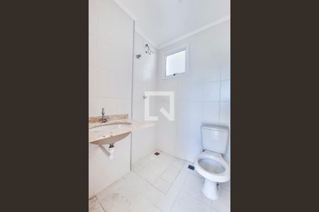 Apartamento para alugar com 75m², 2 quartos e 1 vaga Apartamento para alugar com 75m², 2 quartos e 1 vagaBanheiro da Suíte