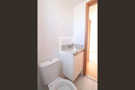 Banheiro de apartamento para alugar com 2 quartos, 80m² em Alcantara, São Gonçalo